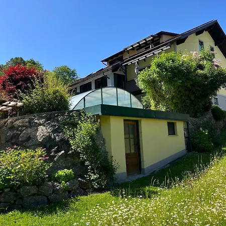 ベッド・アンド・ブレックファスト Gaestehaus Lumesberger