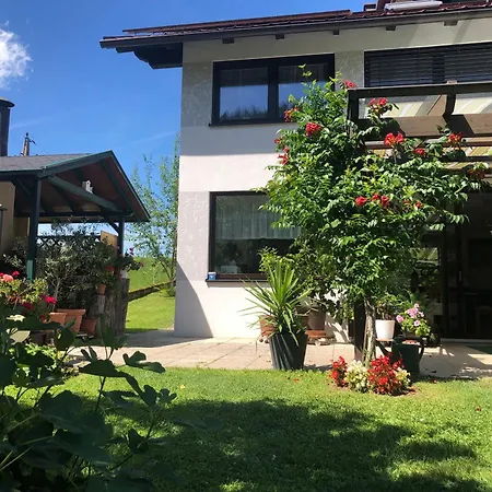 Couette-café Gaestehaus Lumesberger 3*