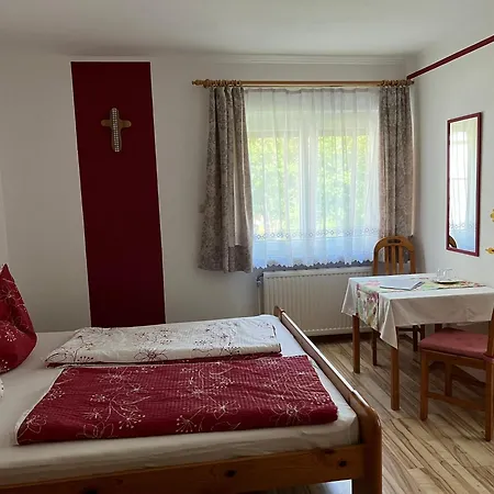 Gaestehaus Lumesberger