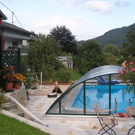 Gaestehaus Lumesberger Bed & Breakfast