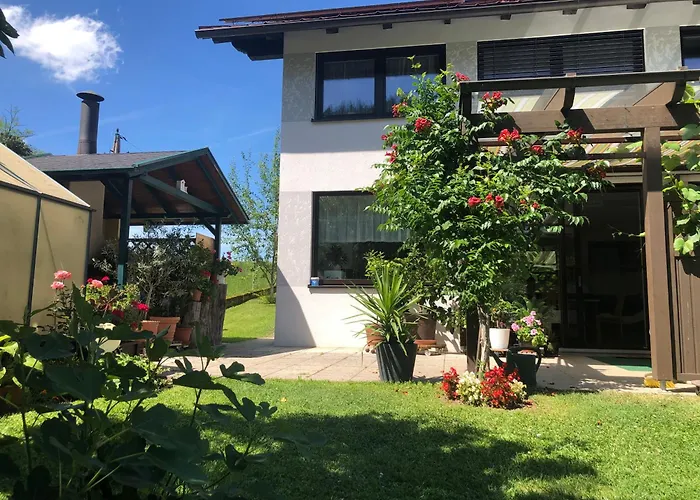 Bed & Breakfast Gaestehaus Lumesberger 3*